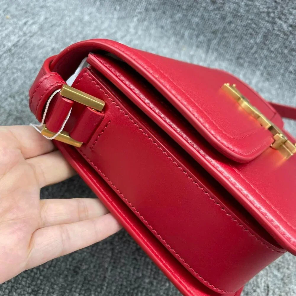 100% Authentic Yves Saint Laurent Leather Shoulder Bag - Picture 4 of 16